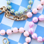 Maak kleurrijke sieraden met DQ acryl kralen met strepen