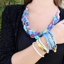 Korte omschrijving: Bohemian satijn draad met allerlei hippe printjes & wrap koord is een absolute musthave!