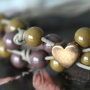 Schitterende sieraden met Cuoio, houten kralen, facetkralen en kralen van acryl
