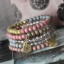 Schitterende sieraden met Cuoio, houten kralen, facetkralen en kralen van acryl