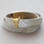 Maak deze hippe armbanden met Leer DQ en sieraad onderdelen van metaal DQ zoals de mega trending schuivertjes  ✓