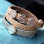 Deze DQ lederen armanden van Cuoio hebben een schitterend reptile motief! Combineer ze met trendy cabochons