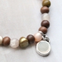 Deze leuke sieraden zijn gemaakt met onze winterse houten kralen voor een nieuwe look!