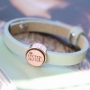 Maak mega trendy sieraden in een hippe look met onze Houten cabochons!