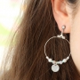 Maak zelf hippe oorbellen of shop ons assortiment kant-en klare trendy oorbellen!