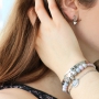 Maak zelf hippe oorbellen of shop ons assortiment kant-en klare trendy oorbellen!