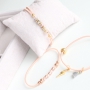 Deze armbandjes zijn z&oacute; cute&hellip; Wij inspireren je de leukste creaties te maken met gekleurd elastisch draad! 