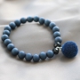 Stijlvolle inspiratie sieraden van Acryl kralen en diverse rijgmaterialen, samengesteld in donkere tinten zoals blauw en antraciet!