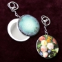 Musthave sieraden en accessoires met flesjes, kralen, blad bedels, portemonneetjes en sleutelhangers!