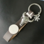 Sieraden en sleutelhangers met cabochons van DQ leer