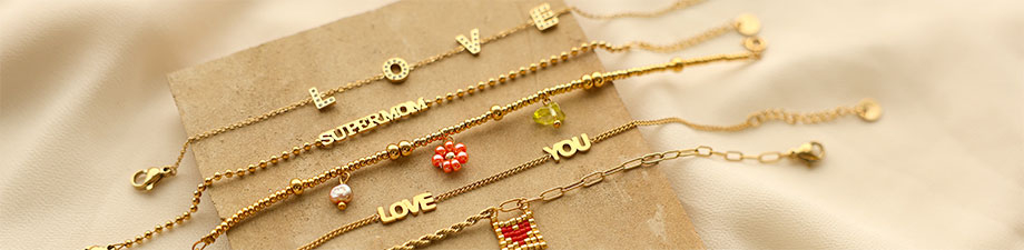 New in roestvrij stalen oorbellen en armbanden New in roestvrij stalen oorbellen en armbanden